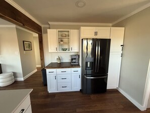 Interior - Pa’s House is an enjoyable, entirely remodeled, 2-bedroom farmhouse near Anna. (Anna)