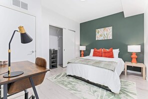 1 chambre, bureau, fer et planche à repasser, Wi-Fi