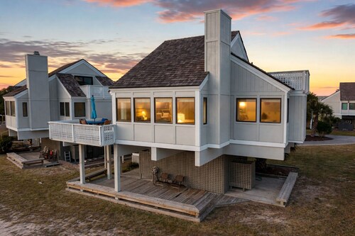 New to VRBO-Bald Head Island Oceanfront Coastal Retreat with BHI club access