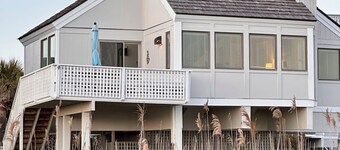 New to VRBO-Bald Head Island Oceanfront Coastal Retreat with BHI club access