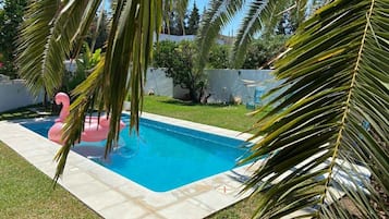 Piscine extérieure (ouverte en saison)