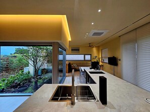 House, Balcony, Courtyard View | Private kitchen - Jeju irujhuje stay (Jeju City)