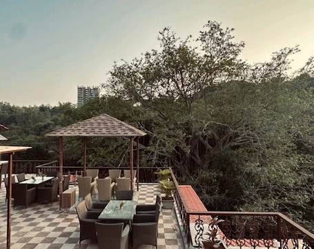 Outdoor dining. Spacious 3BHK “Jannat” Apartment at EkJap Paradise Palms – Prime Living