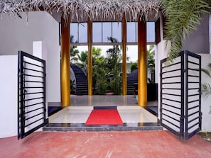 Hus | Reception