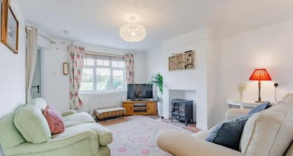 Cosy dog friendly cottage Sheringham, close to sea