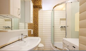 Hair dryer, towels - KVR Modern 2-Bedroom City Center Apartment (Prishtina)