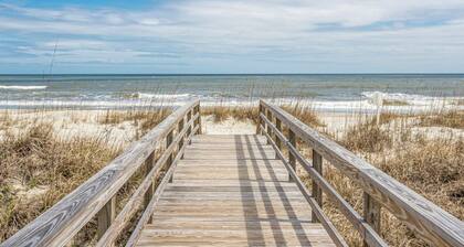 Blue Crab Trap, charming 3 bd home with outdoor entertaining in Pawleys Island