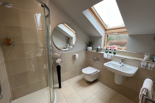Deluxe Double Room, Garden View | Bathroom