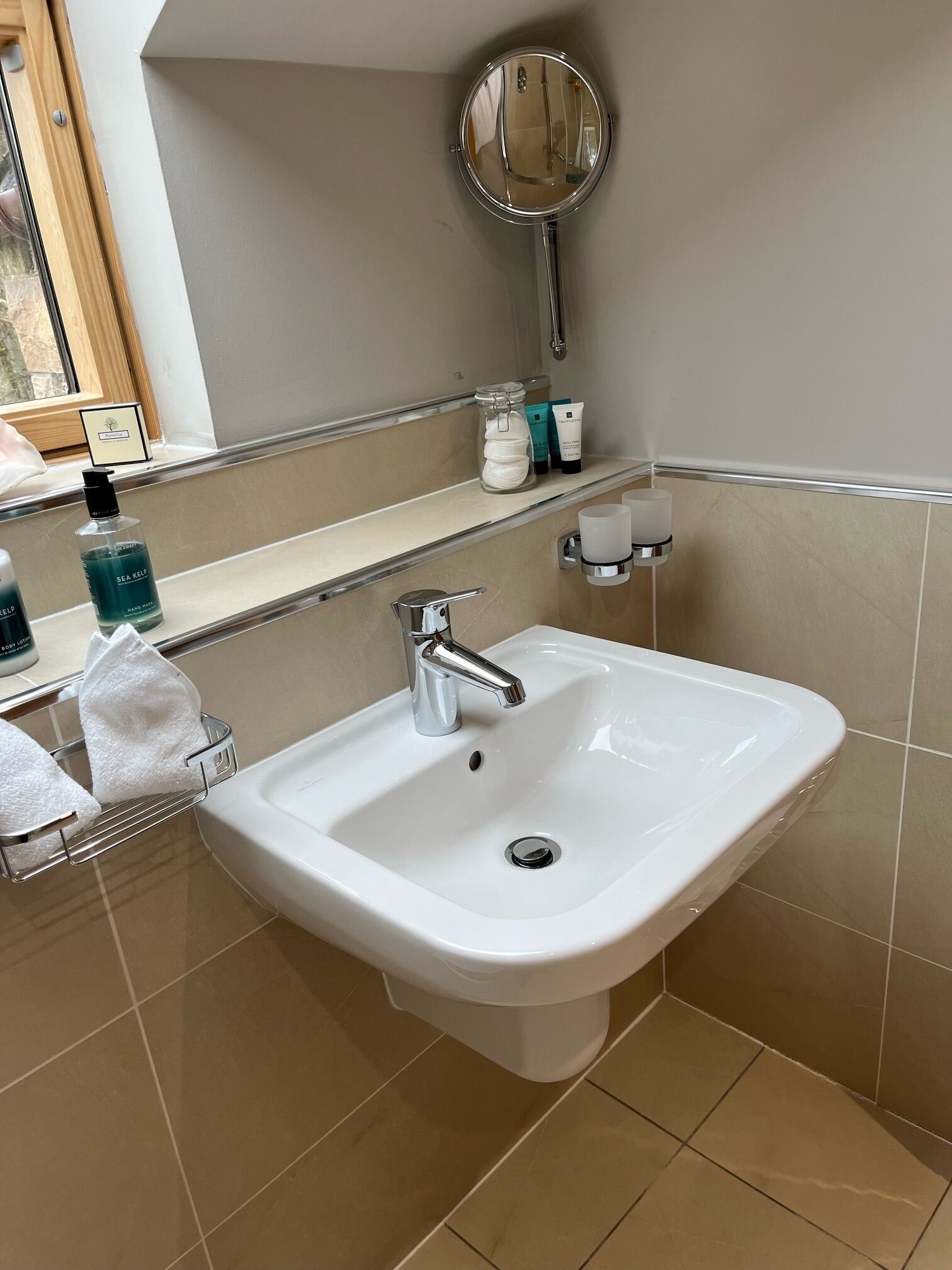 Deluxe Double Room, Garden View | Bathroom