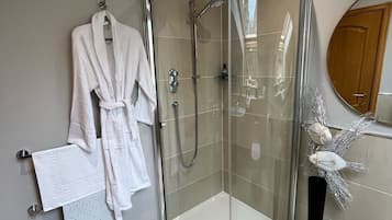 Deluxe Double Room, Garden View | Bathroom