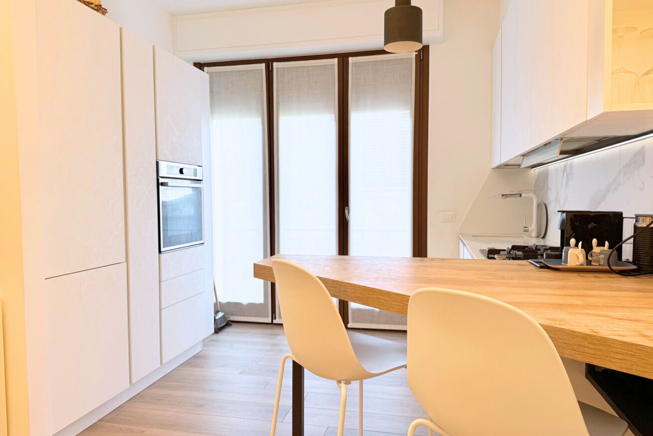 Fridge, dishwasher