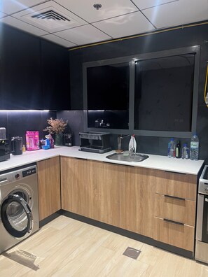 Private kitchen - Cozy 1-bedroom apartment with AC in fabulous Jumeriah Village Circle (Jumeriah Village Circle)
