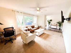 Smart TV - NEW! Albany Value Stay | Near universities, Hospitals (Albany)
