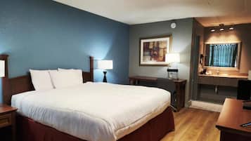 Single Room | Premium bedding, desk, laptop workspace, free WiFi