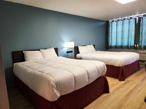 EXECUTIVE INN