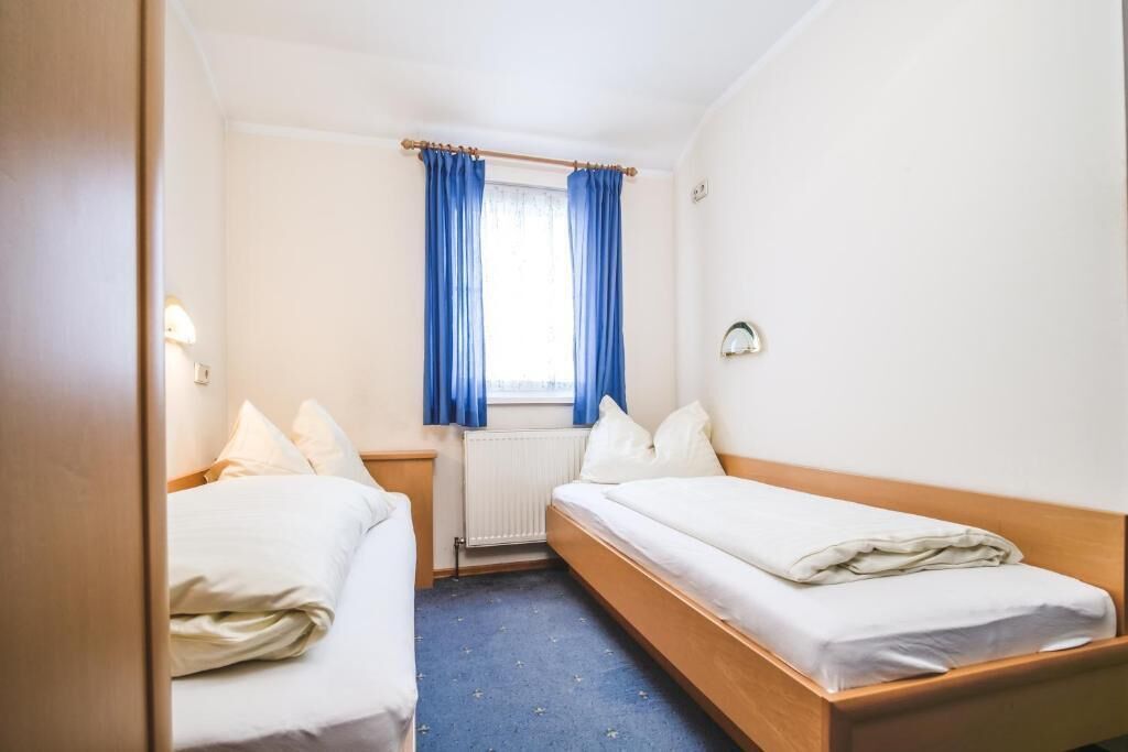 Basic Twin Room