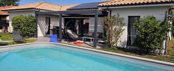 Spacious, bright villa ideal for a stay in Mimizan with private pool