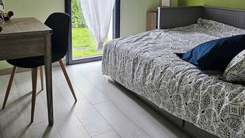 3 Schlafzimmer, Reisekinderbett, kostenloses WLAN, Bettwäsche