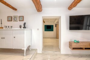 Interior - Huzuri Retreat II (Makronas Village, Kissamo)