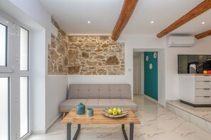 Smart TV - Huzuri Retreat II (Makronas Village, Kissamo)