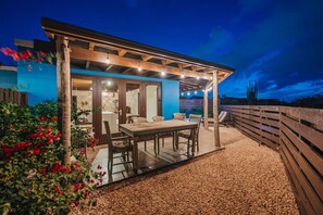 Outdoor dining - Cactus Vista Noord close to Palm Beach! (Noord)