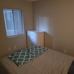 2 bedrooms, free WiFi, bed sheets - 2-bedroom condo in gorgeous Calabash with cool AC breeze (Calabash)