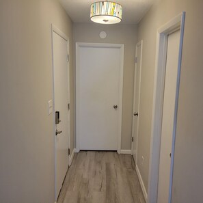 Interior - 2-bedroom condo in gorgeous Calabash with cool AC breeze (Calabash)