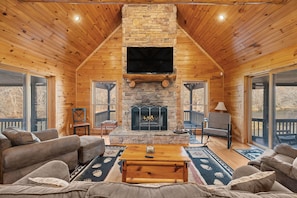 Smart TV, fireplace