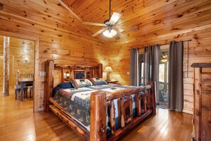 Iron/ironing board, free WiFi, bed sheets - Riverfront Lodge, 5BR, Hot Tub, Pool Table & Views (Copperhill)