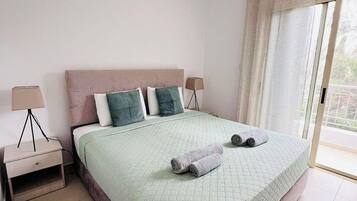 2 bedrooms, iron/ironing board, free WiFi, bed sheets