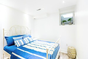 Room - Bright Private Basement Suite with Separate Entrance (Milton)