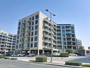 Exterior - Cozy Modern Studio l Quiet Community l Dubai South (Dubai South)
