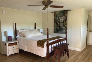 3 bedrooms, iron/ironing board, WiFi, bed sheets - 3-bedroom mobile home in adorable The Villages with AC (Lady Lake)