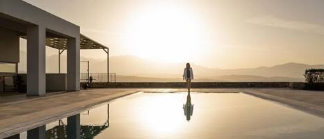 Deluxe Villa, Mountain View | Pool