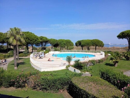 Sea view studio with private parking & pool - All on foot 