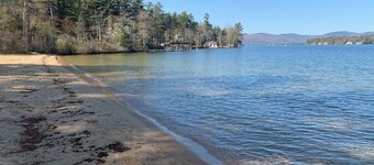 WALK to TOWN ….carriagehouse apartment….2 minute drive to Brewster Beach!