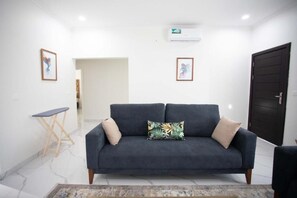 Comfort-huoneisto, patio | Oleskelualue