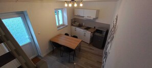 Dining - L'Espoirenthèse - T2 35 m² close to all amenities (Nieuil-l'Espoir)