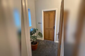Interior - The Snug - Newly Renovated Charming 1769 Cottage Escape in the Countryside. (Falfield)