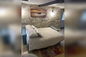 1 habitación, tabla de planchar con plancha, wifi y ropa de cama 