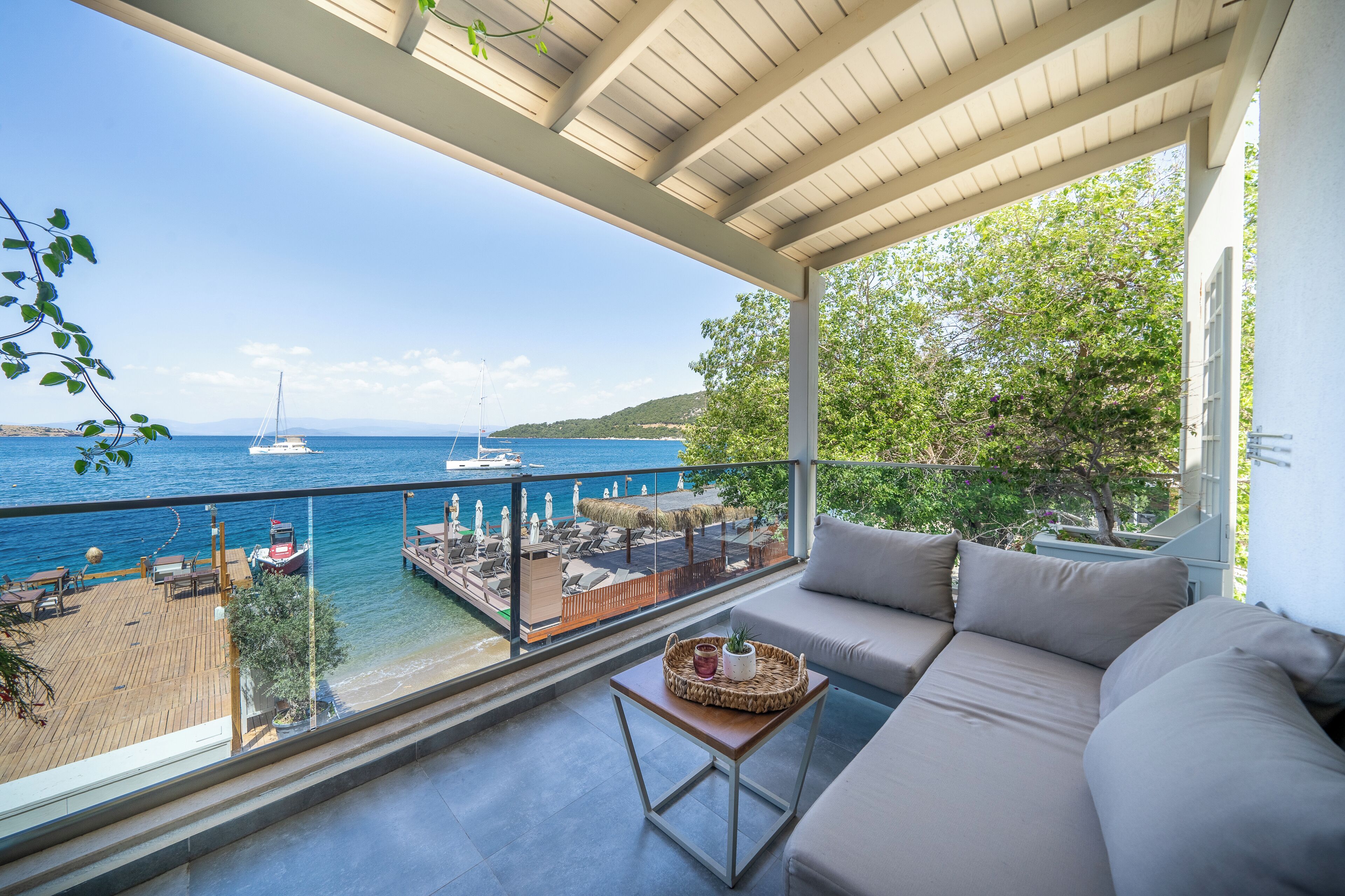 Deluxe Room | Terrace/patio