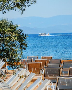 Plage privée, navette pour la plage, bar de plage