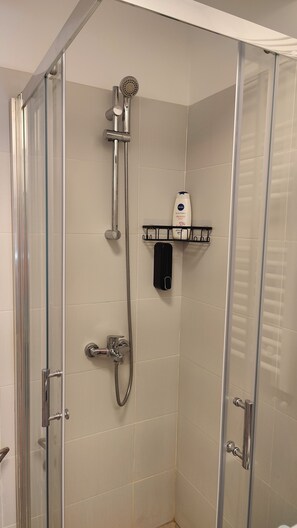 Shower, hair dryer, towels, soap - Brand new apartment 10 min from Otopeni Airport & Therme SPA. (Otopeni)