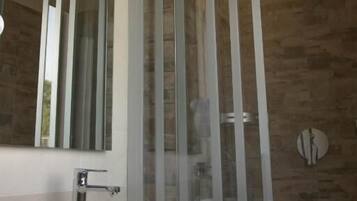 Habitación doble, vista a la montaña | Baño