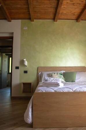 In-room safe, blackout curtains, free WiFi, wheelchair access - B&B La Casetta (Verbicaro)