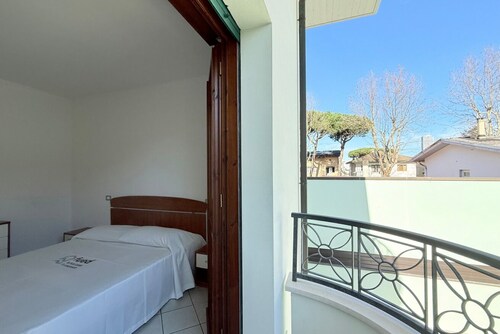 RP08 - Cesenatico, three-room apartment with balcony and garage near the sea