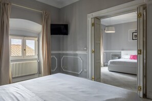 2 chambres, fer et planche à repasser