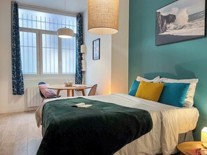 Room - The Rouen Oasis -Studio just a 2minute walk from Rouen train station - High WiFi (Rouen)