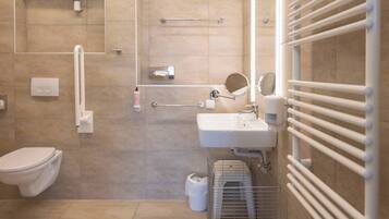 Apartment, 1 Bedroom, Accessible, Smoking | Bathroom