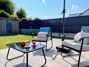 Terrace/patio - Cosy house 4 bedrooms, Saint-Coulomb center, beaches 5mn (Saint-Coulomb)